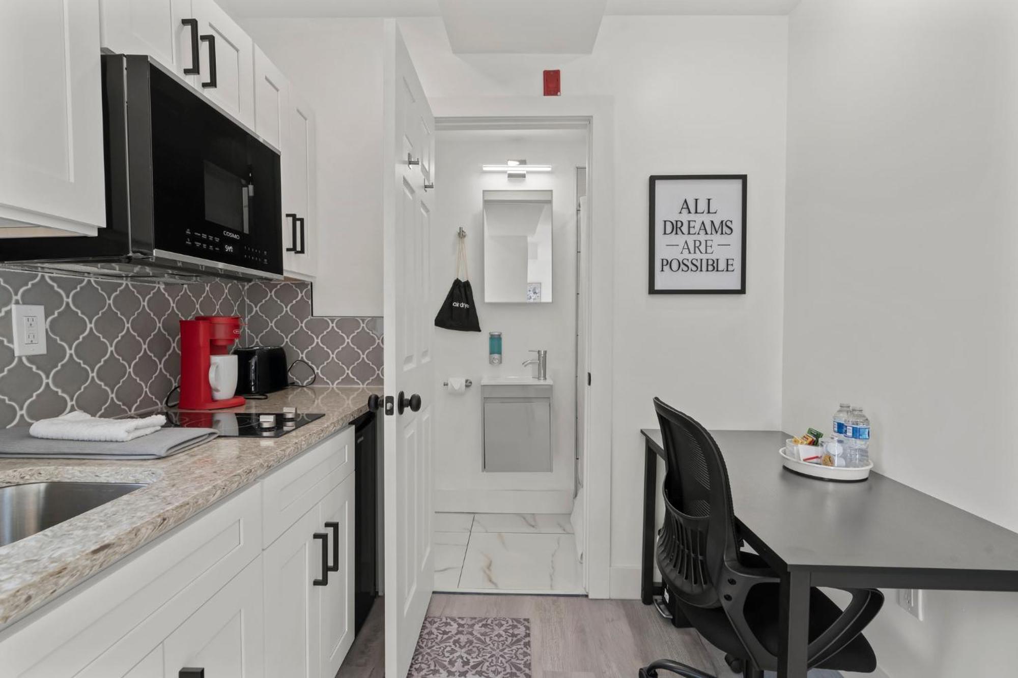 Hotel New Season Royals, Airport West à Chester Extérieur photo