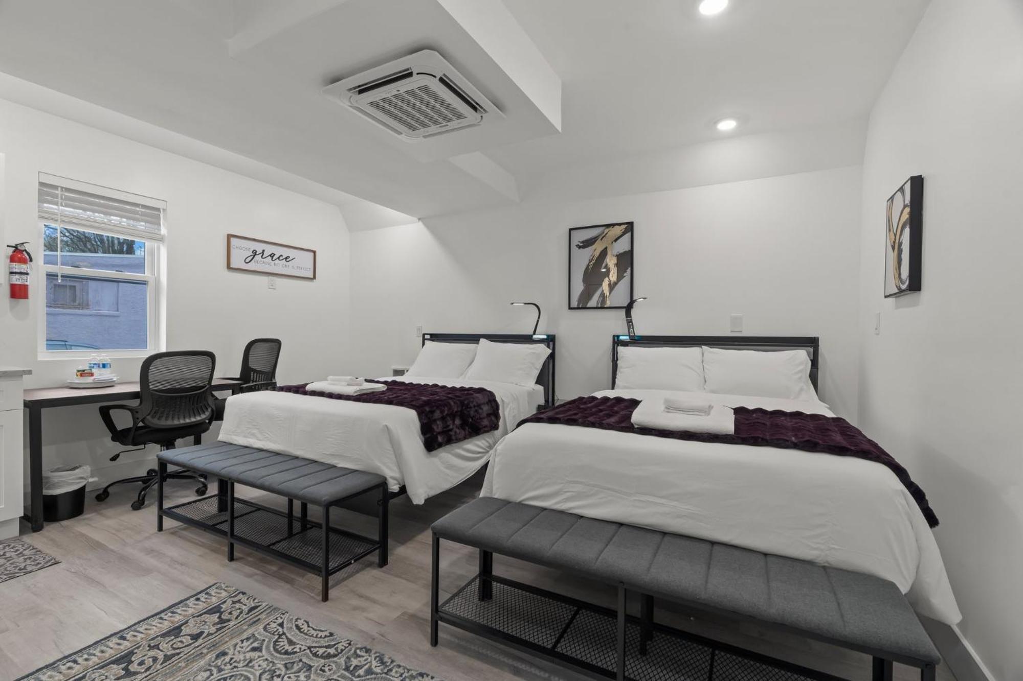 Hotel New Season Royals, Airport West à Chester Extérieur photo
